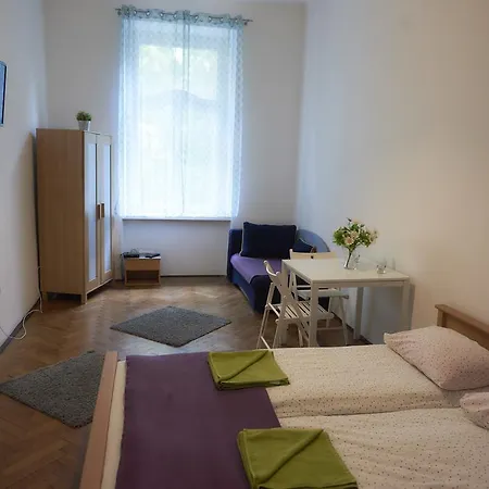 אכסניה Al Fresco