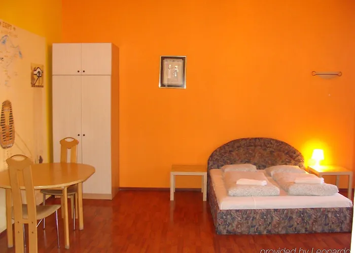 Al Fresco אכסניה