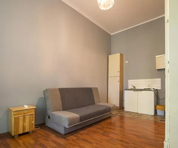 אכסניה Al Fresco