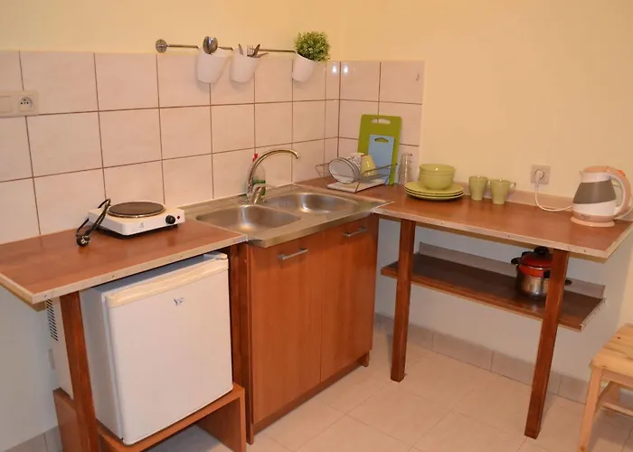 אכסניה Al Fresco