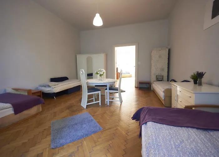 بيت شباب Al Fresco